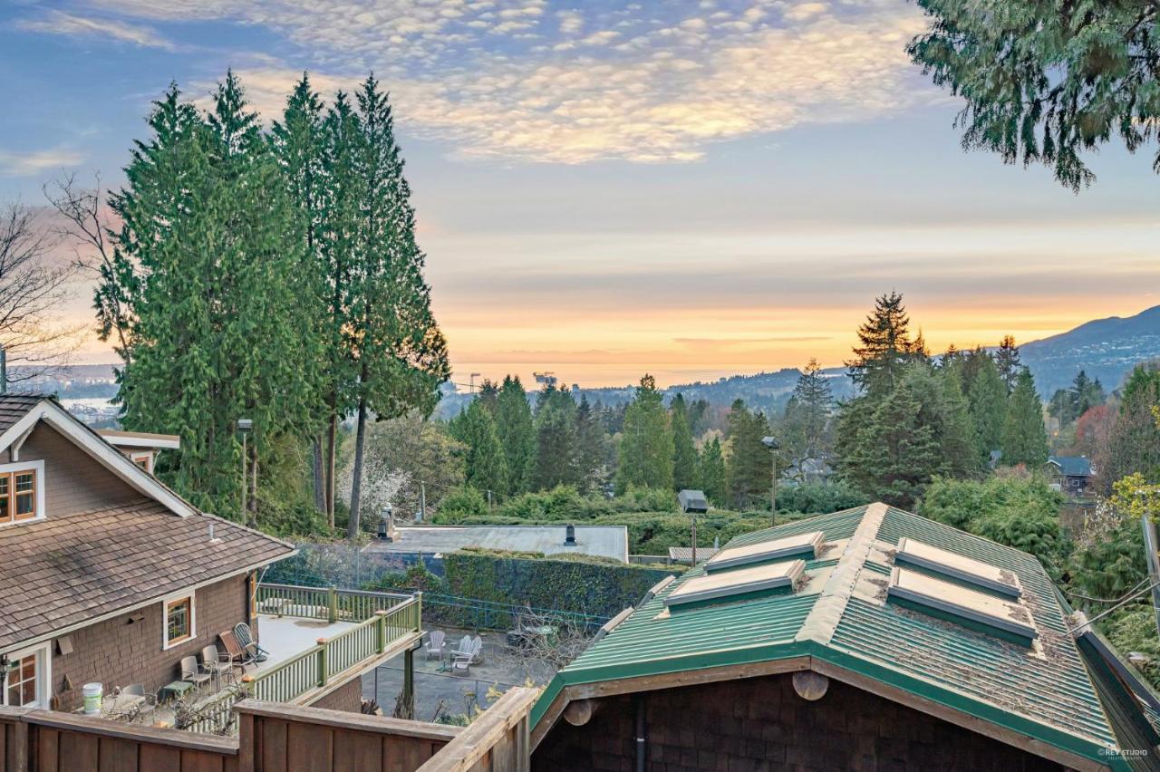 Cypress: Private Bedroom/Bathroom/Office, With Shared Pool, Hot Tub North Vancouver Exterior foto
