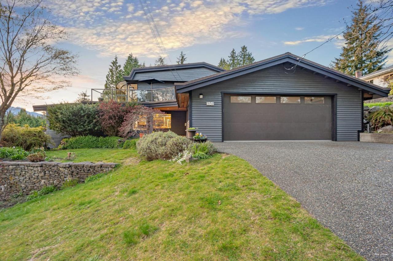 Cypress: Private Bedroom/Bathroom/Office, With Shared Pool, Hot Tub North Vancouver Exterior foto