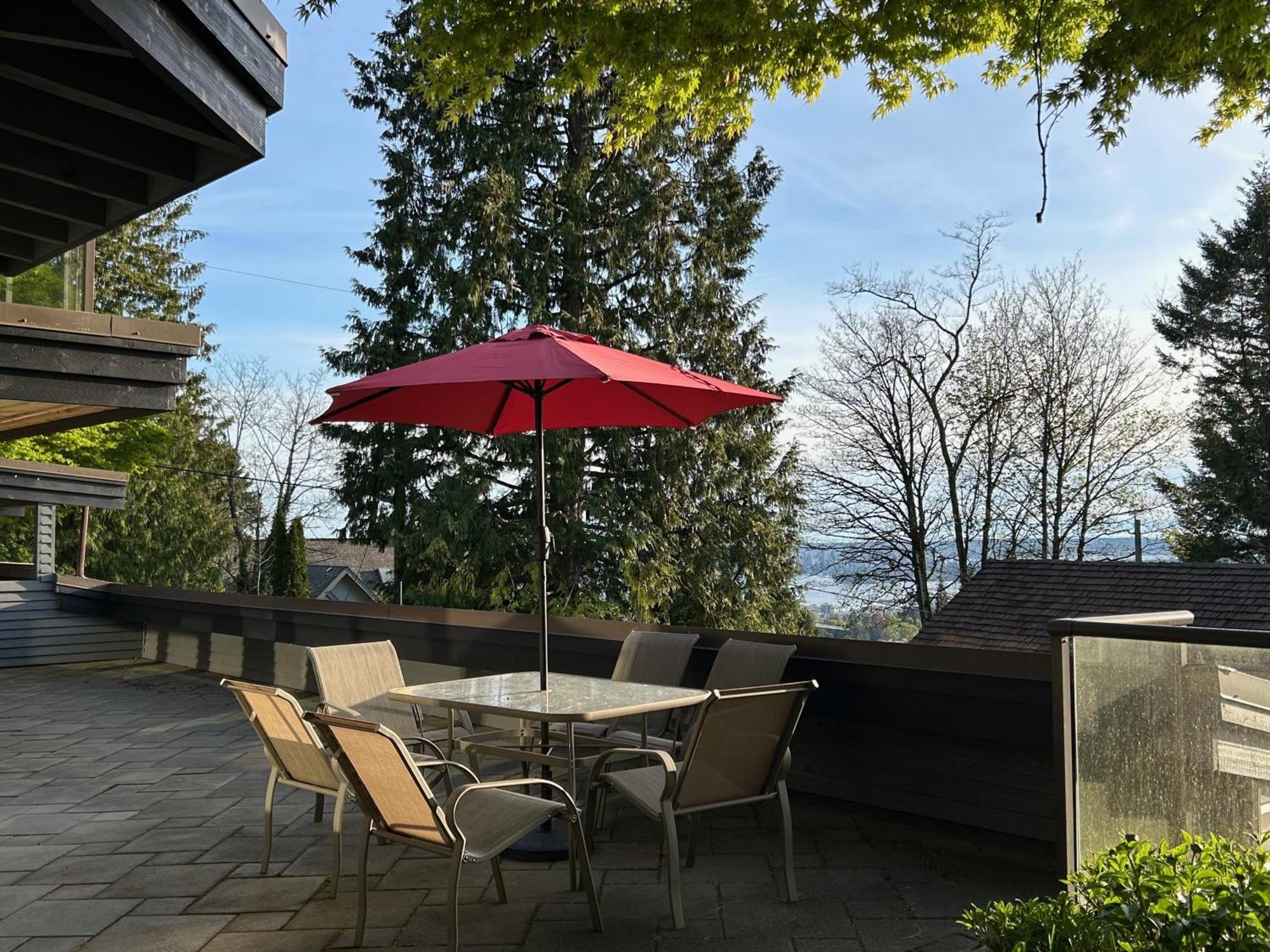 Cypress: Private Bedroom/Bathroom/Office, With Shared Pool, Hot Tub North Vancouver Exterior foto