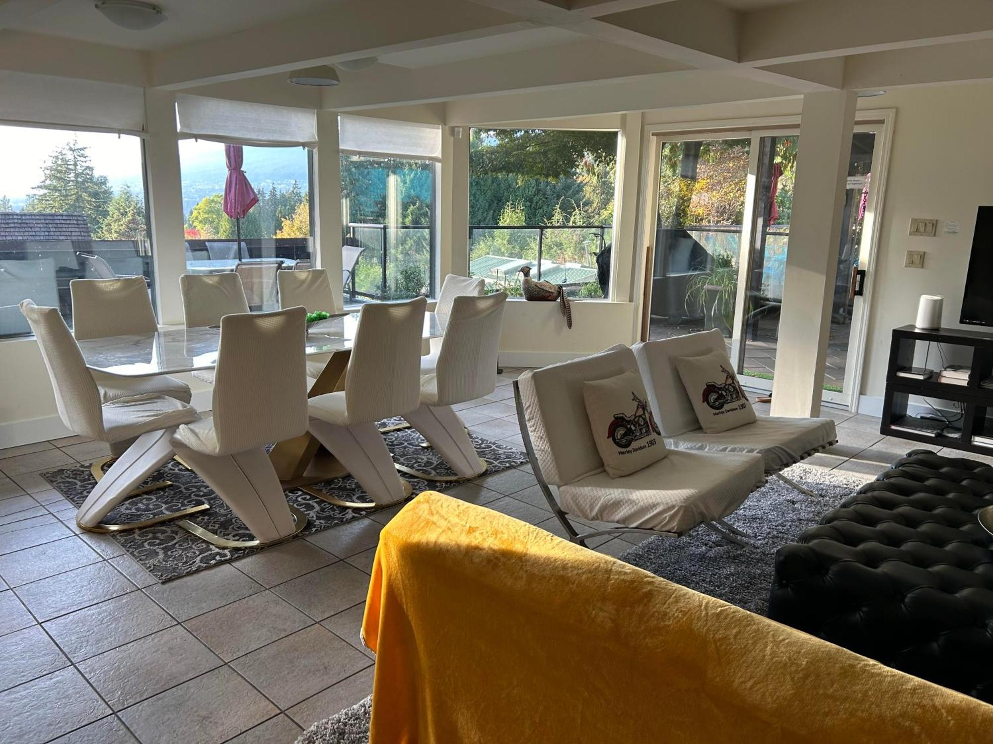 Cypress: Private Bedroom/Bathroom/Office, With Shared Pool, Hot Tub North Vancouver Exterior foto